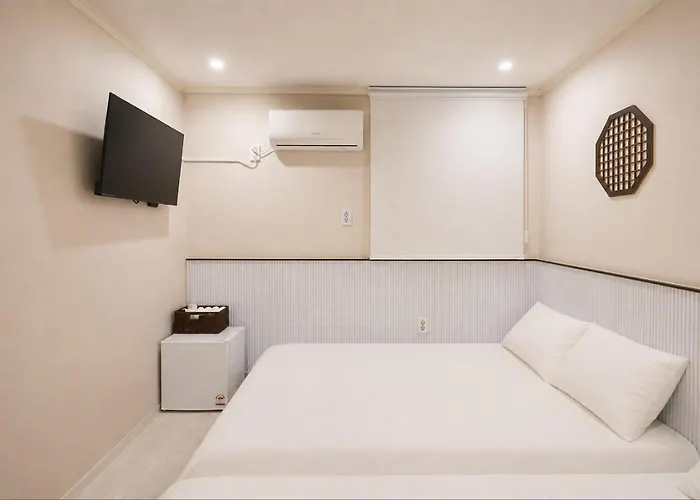 Hanok Maru Hotel 2*